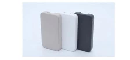 ポケットに収まる驚異の薄さ!ニトリの「PD対応 65W 薄型USBチャージャー」でPCもスマホも急速充電!