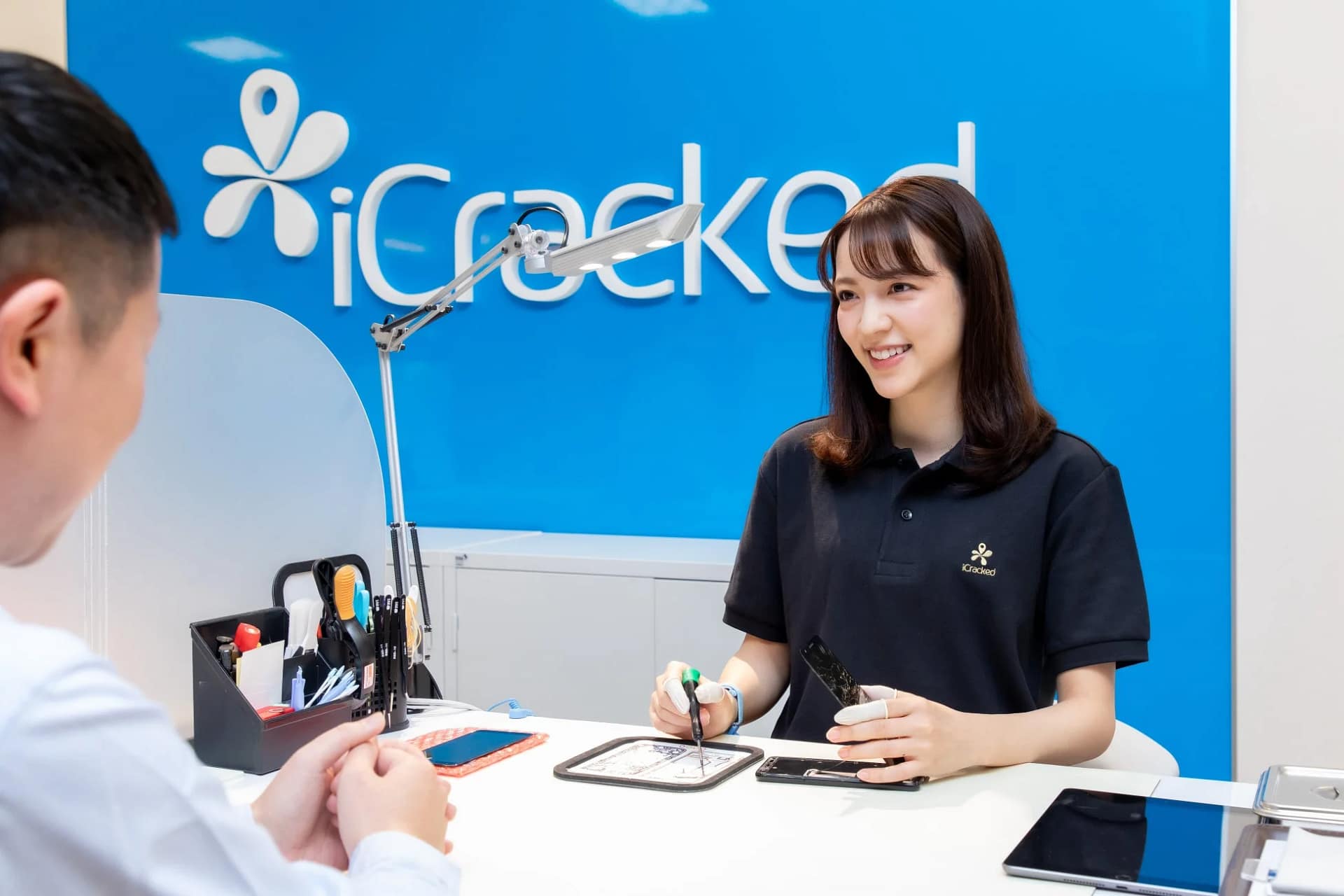 iCrackedの対面修理