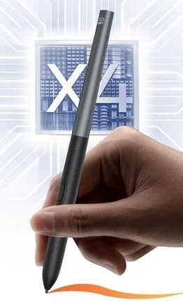 ペンを握る手とX4チップ